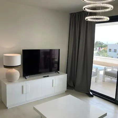 Coco Luxury 3 Bedrooms * 埃斯特波纳